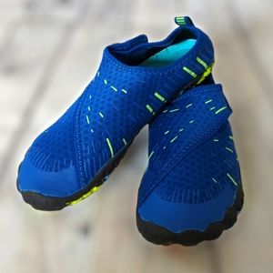 Unisex Kids Water Shoes Sz 34/Big Kid 4